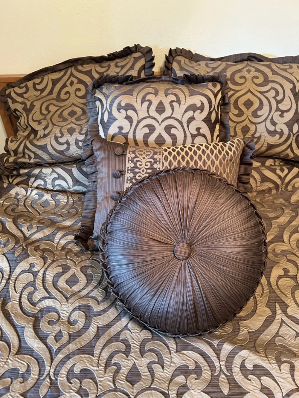 Luxury Taupe & Chocolate Damask Queen Comforter Set Thick Quality Throw Pillows